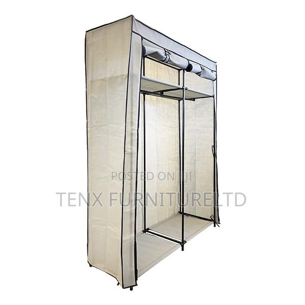 Wardrobe Non-Woven (Met Tube ) · Photo 1