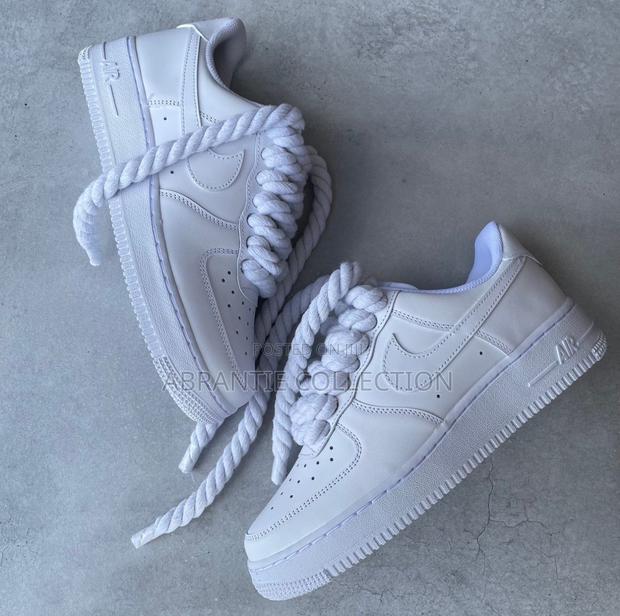 Nike Air Force 1 All White Big Laces · Photo 2