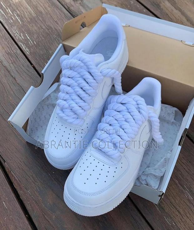 Nike Air Force 1 All White Big Laces · Photo 1