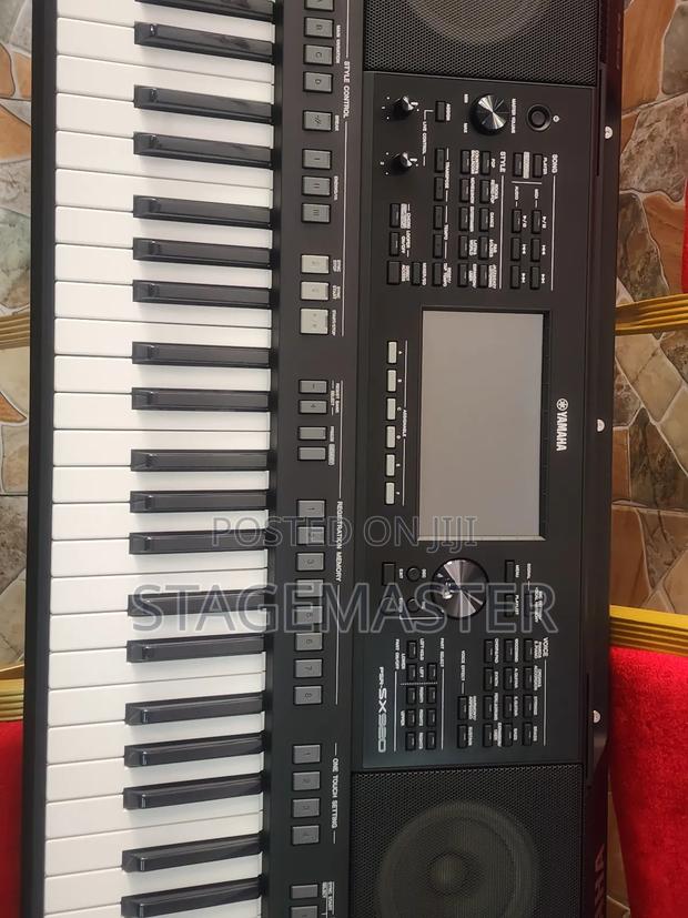 PSR-Sx920 Workstation Keyboard, 61-Keys · Photo 2