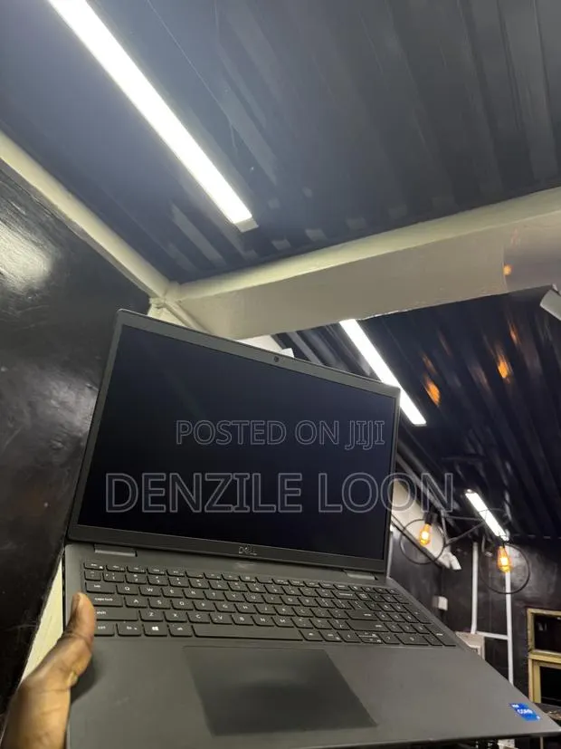 Laptop Dell Latitude 3520 8GB Intel Core i5 SSD 256GB · Photo 1