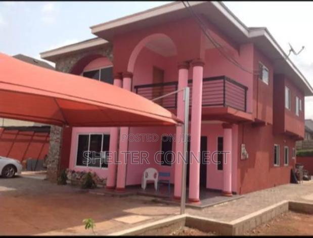 6bdrm Duplex in Oyarifa for sale · Photo 2