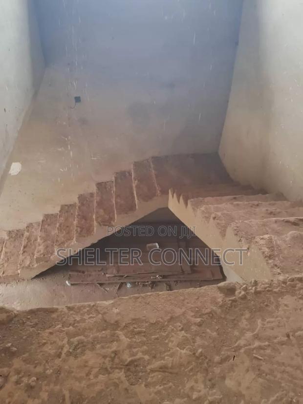6bdrm Duplex in Oyarifa for sale · Photo 6