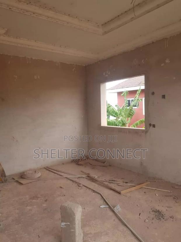 6bdrm Duplex in Oyarifa for sale · Photo 7