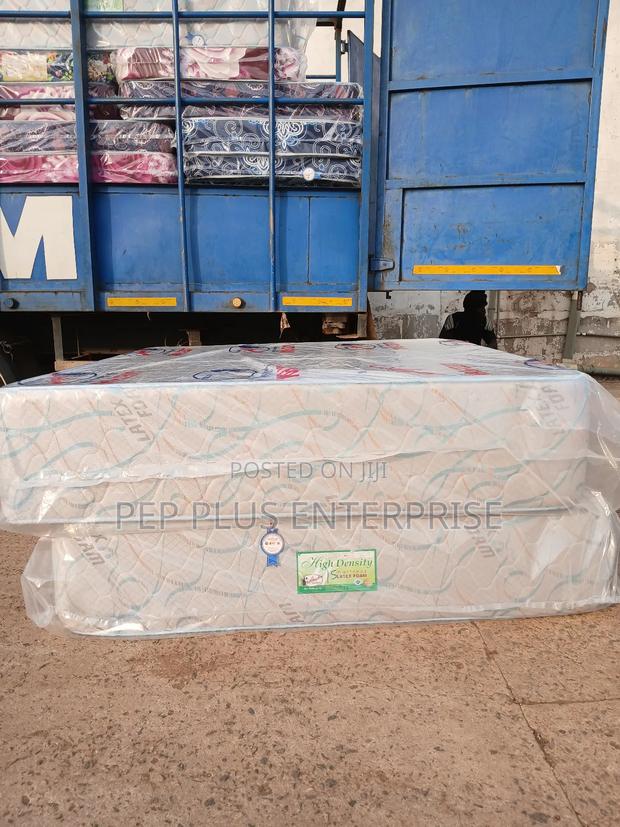 Latex Foam 15 Inches Double High Density Mattress · Photo 2