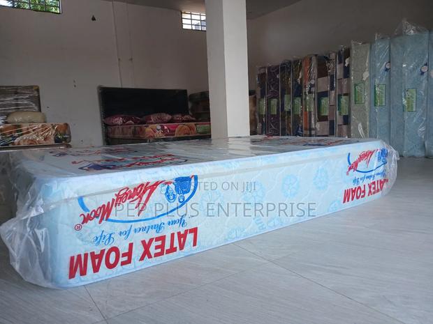 Latex Foam 14 Inches High Density Double Mattress · Photo 3