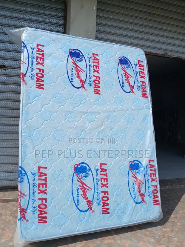 16 Inches Latex Foam Double Size Mattress · Photo 3