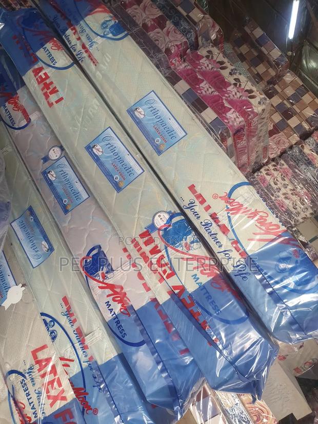 Latex Foam Orthopedic Queen Size Mattress · Photo 4
