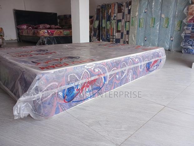 12 Inches Thick Double Size High Density Mattress · Photo 5