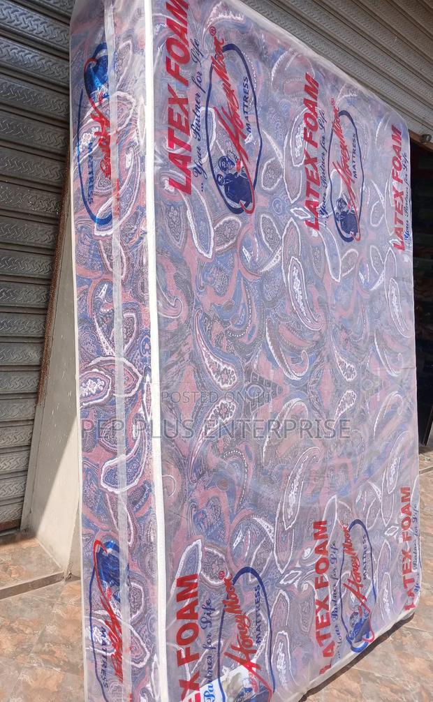 12 Inches Thick Double Size High Density Mattress · Photo 6