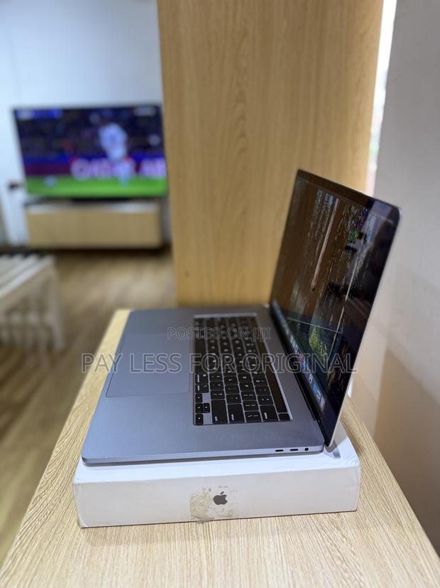 Laptop Apple MacBook Pro 2019 16GB Intel Core i7 SSD 1T · Photo 4