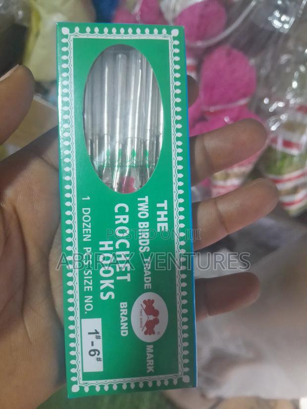 12 Crochet Hooks Set Small Sizes · Photo 1