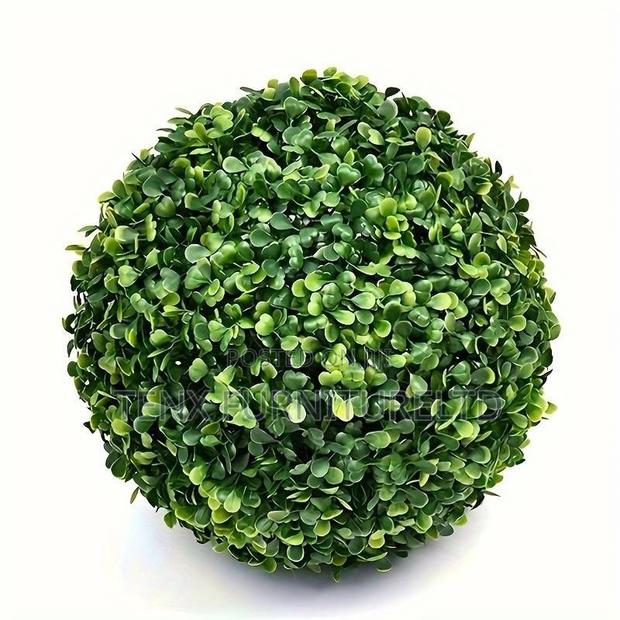 Artificial Grass Ball (28cm) · Photo 1
