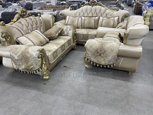 European Royal Solid Wood Fabric Living Room Sofa Set · Photo 1