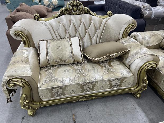 European Royal Solid Wood Fabric Living Room Sofa Set · Photo 3