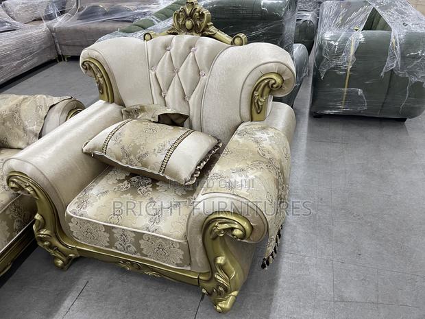 European Royal Solid Wood Fabric Living Room Sofa Set · Photo 4