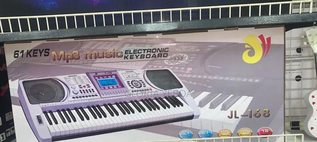Electronic Keyboard · Photo 1