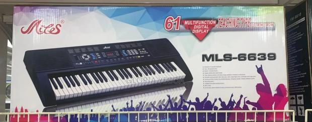 Miles Keyboard/Organ · Photo 3