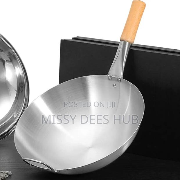 40cm Stainless Steel Wok With Long Wooden Handle · Photo 5