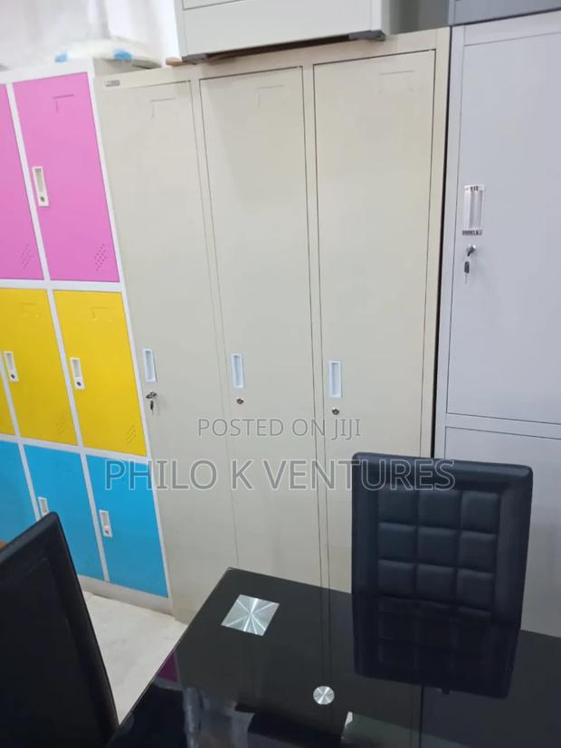 3 Door at Beautiful Price · Photo 1