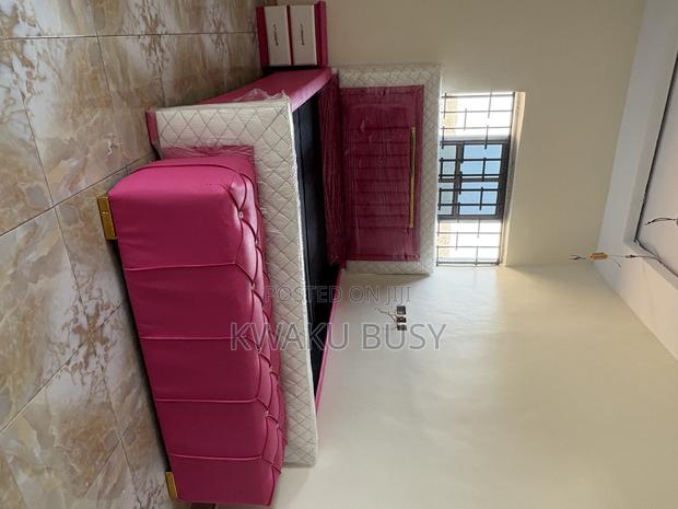 Double Bed · Photo 1