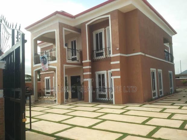 5bdrm Mansion in Felmic Real Estate, Tema Metropolitan for sale · Photo 1