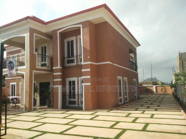 5bdrm Mansion in Felmic Real Estate, Tema Metropolitan for sale · Photo 2