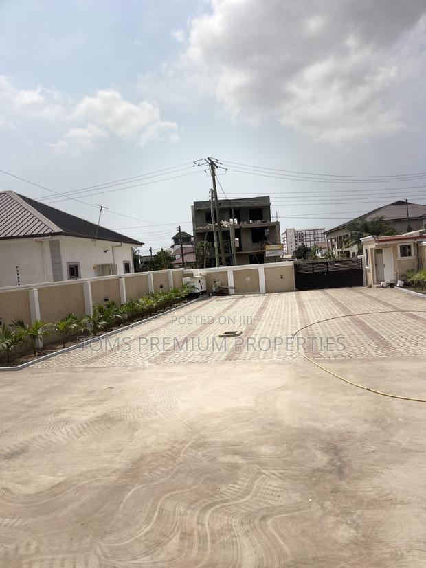 Furnished 3bdrm Duplex in East Legon for rent · Photo 3