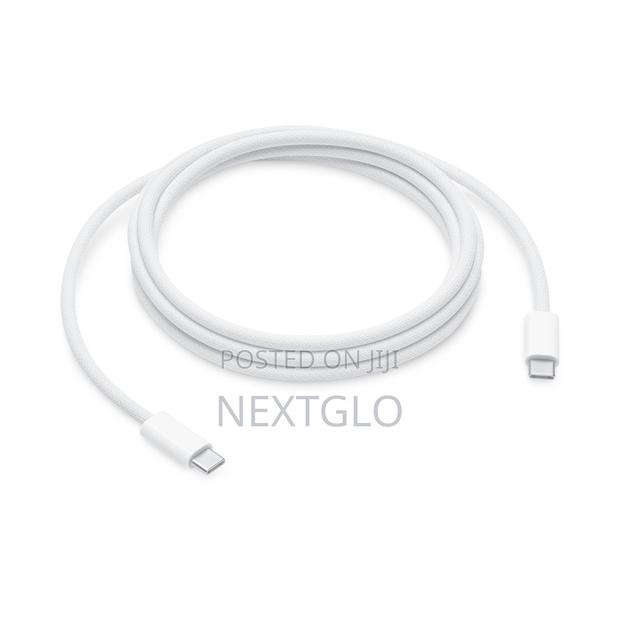 Apple 240 Watts Cable · Photo 1