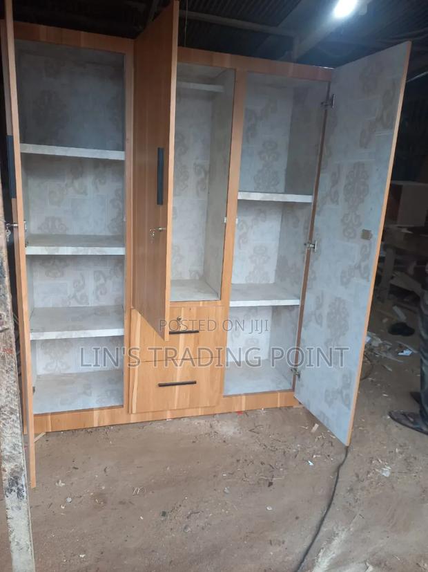 Quality 3 in 1 Wardrobe Is Available · Photo 1