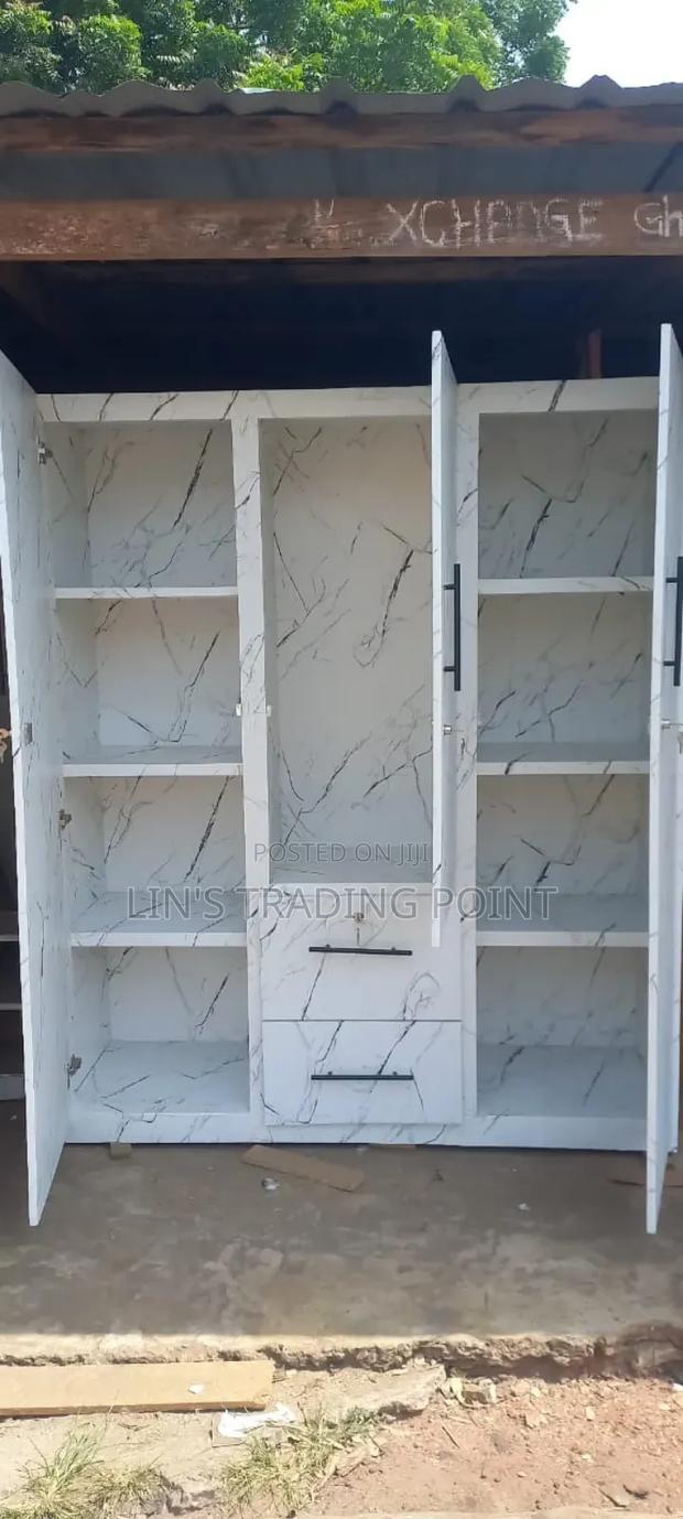 Quality 3 in 1 Wardrobe White · Photo 1