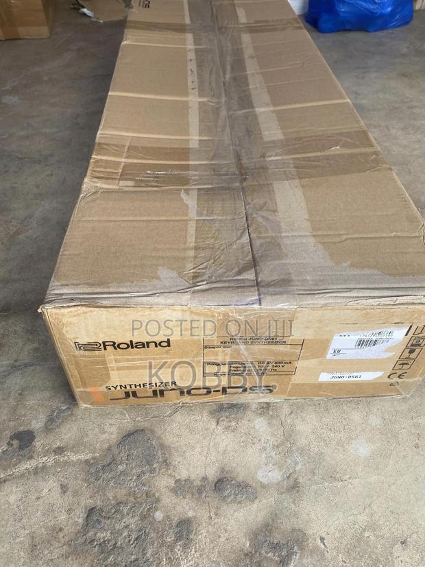 Roland Juno Ds61 Keyboard · Photo 2