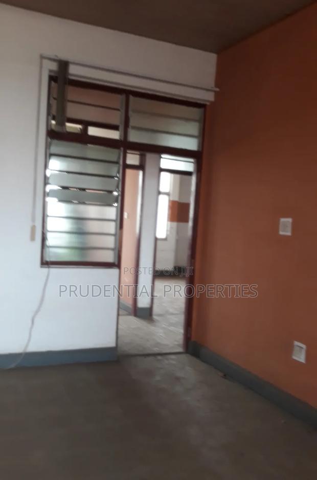 6 Bedrooms Office Space for Rent at Tesano · Photo 1