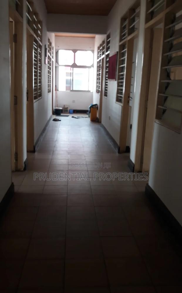 6 Bedrooms Office Space for Rent at Tesano · Photo 4