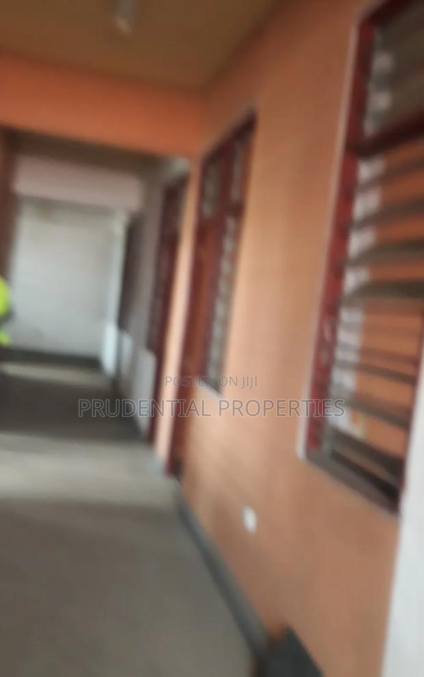 6 Bedrooms Office Space for Rent at Tesano · Photo 7