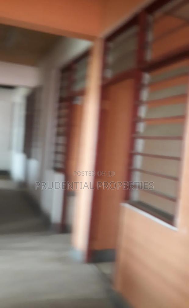 6 Bedrooms Office Space for Rent at Tesano · Photo 8