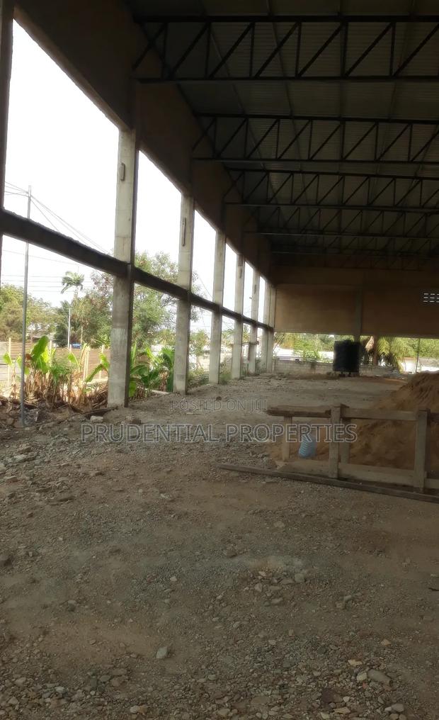 Warehouse for Rent at Tesano · Photo 4