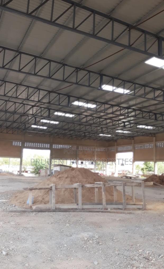 Warehouse for Rent at Tesano · Photo 8