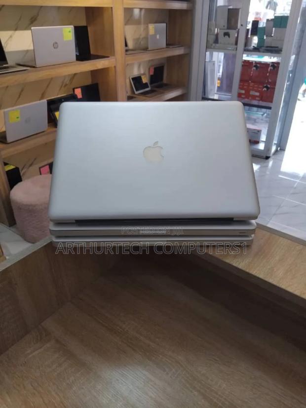 Laptop Apple MacBook Pro 2010 4GB Intel Core I7 HDD 512GB · Photo 4