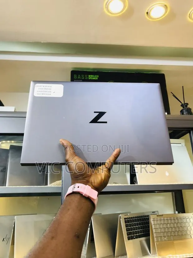 Laptop HP ZBook Firefly G8 16GB Intel Core i7 SSD 256GB · Photo 1