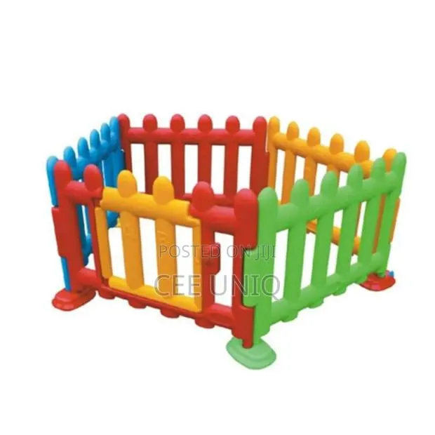 5 Panels Plastic Play Yard for Kids · Photo 1