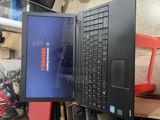 Laptop Toshiba Satellite C50A 4GB Intel Core I3 HDD 500GB · Photo 3
