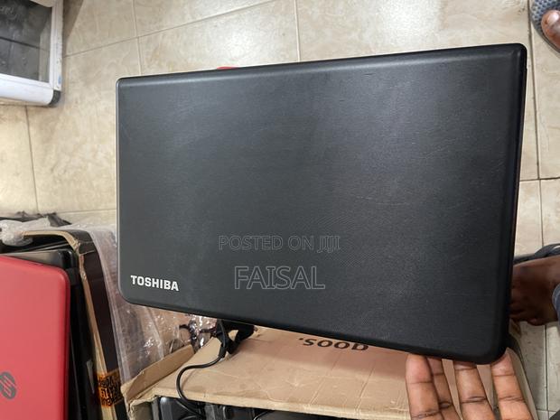Laptop Toshiba Satellite C50A 4GB Intel Core I3 HDD 500GB · Photo 6