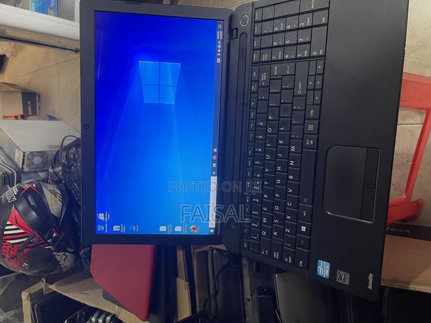 Laptop Toshiba Satellite C50A 4GB Intel Core I3 HDD 500GB · Photo 2