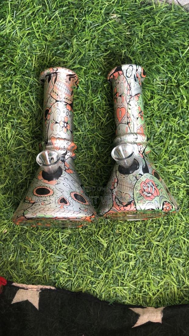 Bong Pipe Available · Photo 3