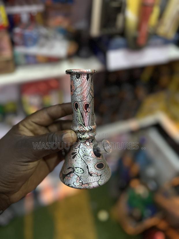 Bong Pipe Available · Photo 2
