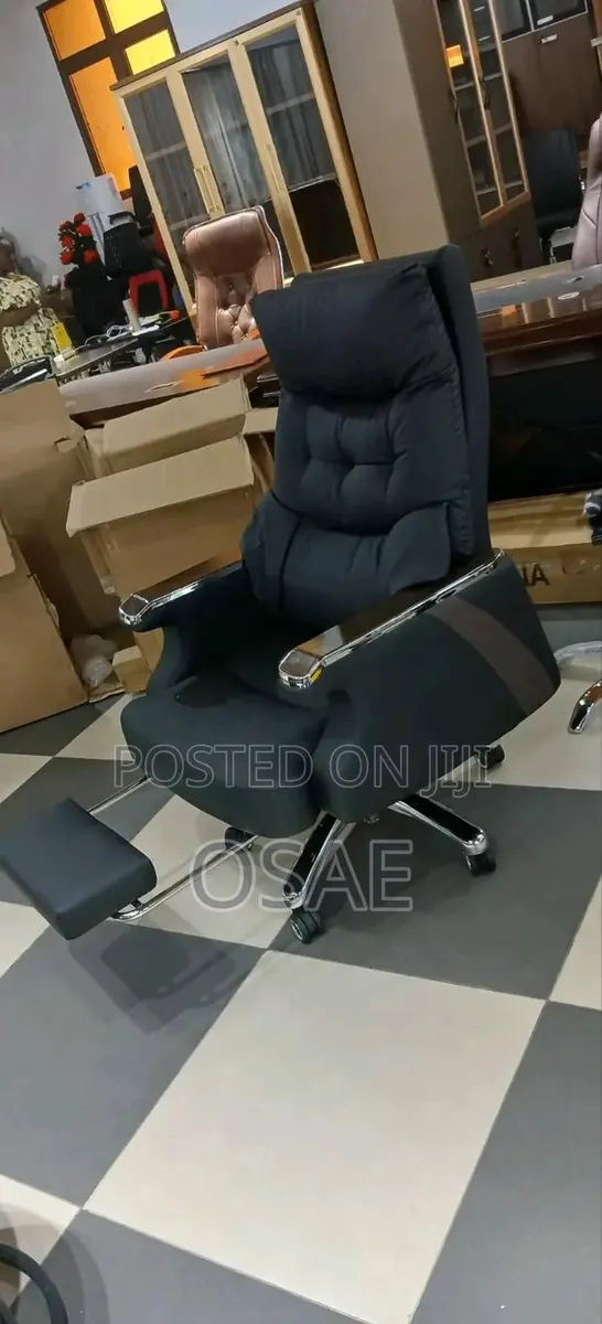 Executive Office Chair( Swivel Chair With Feet Rest) · Photo 1