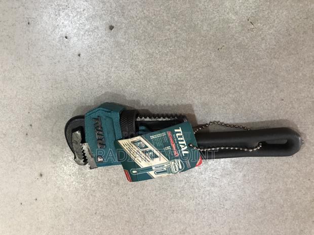 Total Pipe Wrench (200m) · Photo 1
