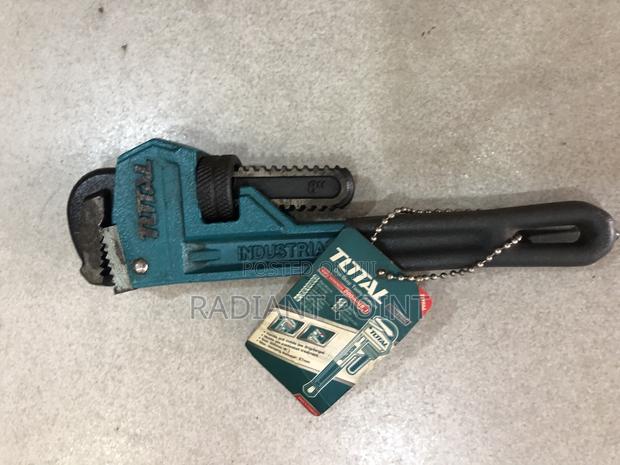 Total Pipe Wrench (200mm) · Photo 1