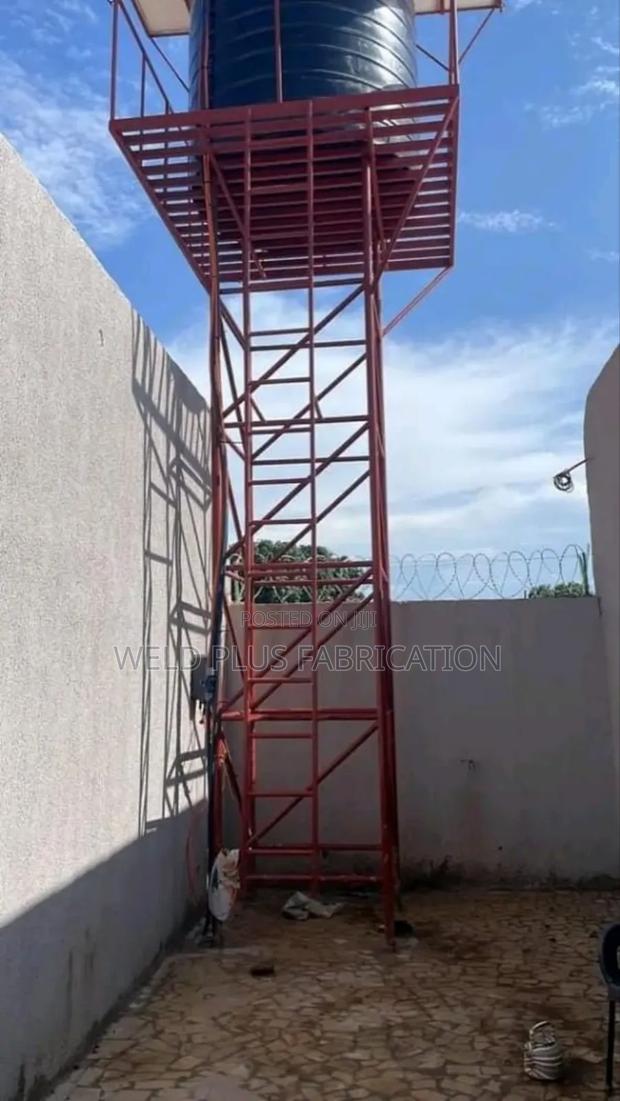 Strong Poly Tank Stand · Photo 1